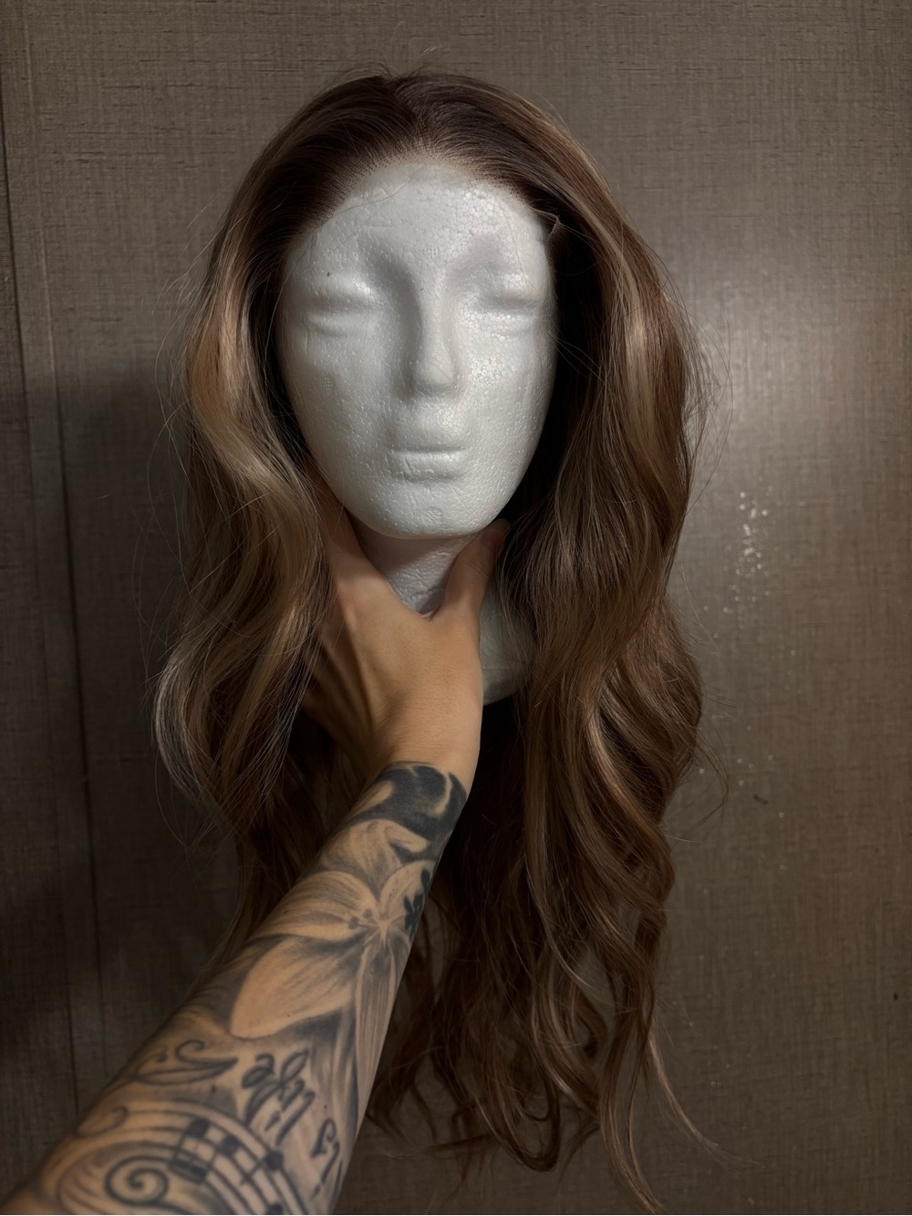 Aisom wig